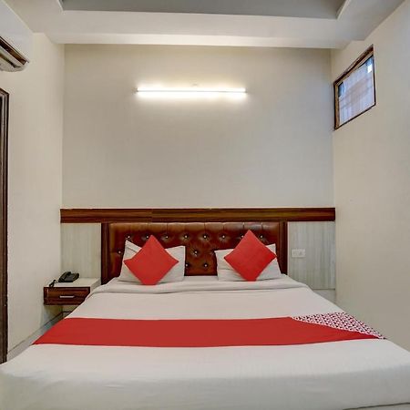 Oyo 78981 The Diamond Nest Noida Luaran gambar