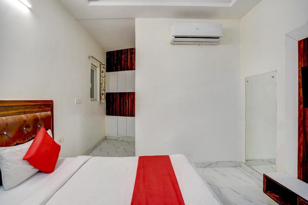 Oyo 78981 The Diamond Nest Noida Luaran gambar