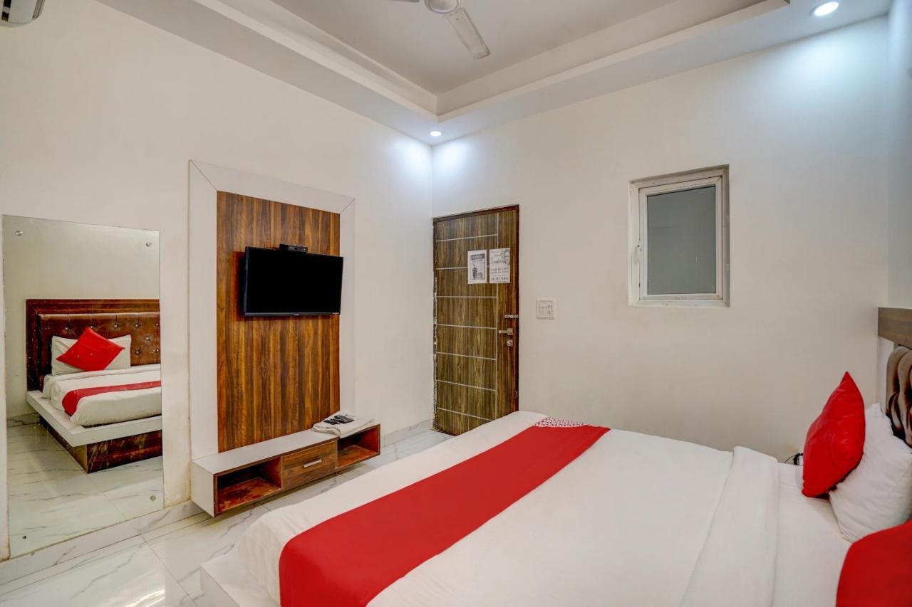 Oyo 78981 The Diamond Nest Noida Luaran gambar