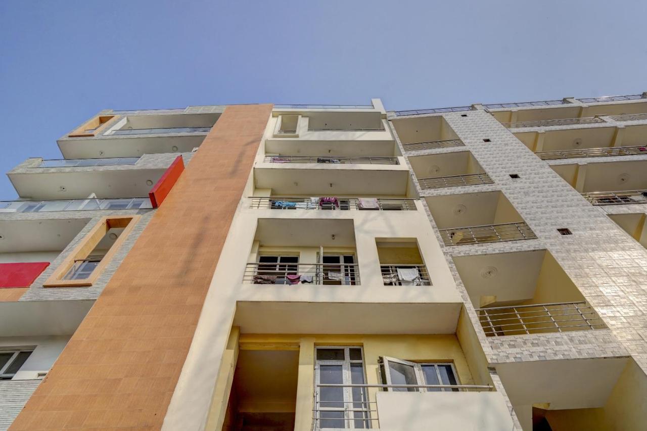 Oyo 78981 The Diamond Nest Noida Luaran gambar