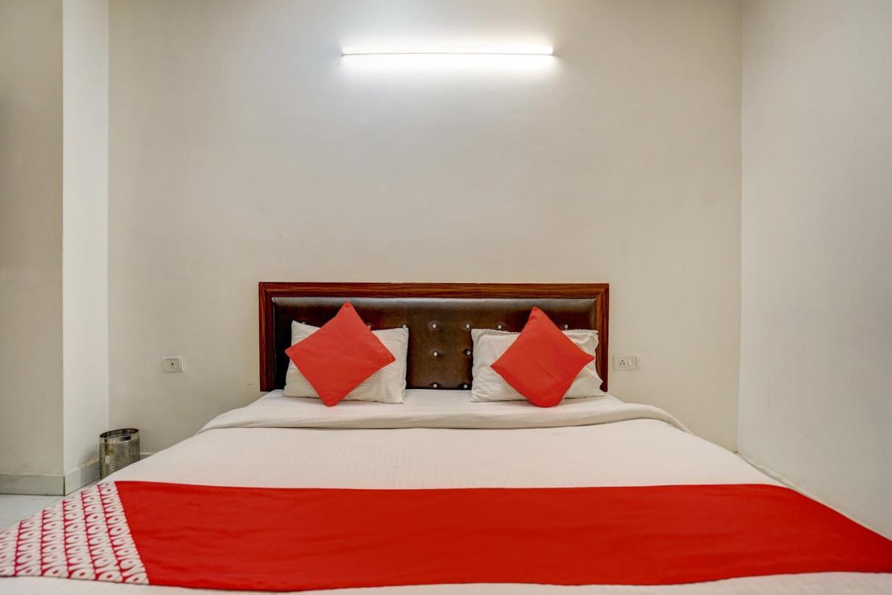 Oyo 78981 The Diamond Nest Noida Luaran gambar